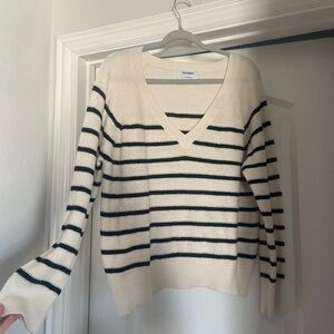 Old Navy Women's V-Neck Sweater